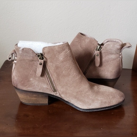 NEW Vince Camuto Tricera Suede Ankle Boot Size 8.5 - Picture 5 of 10